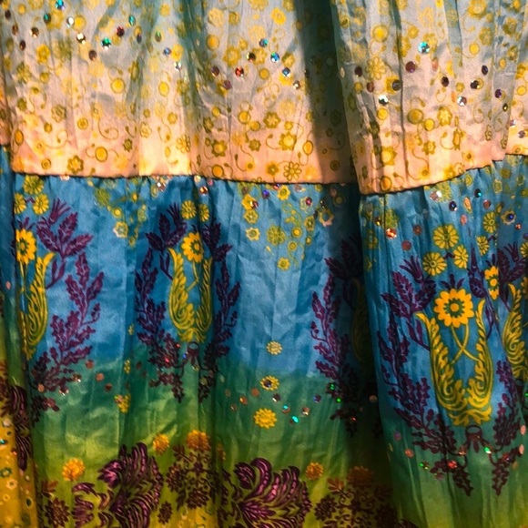 Vibrant Silky Mini Dress Very Colorful With Glitter Embellishment - Picture 6 of 8